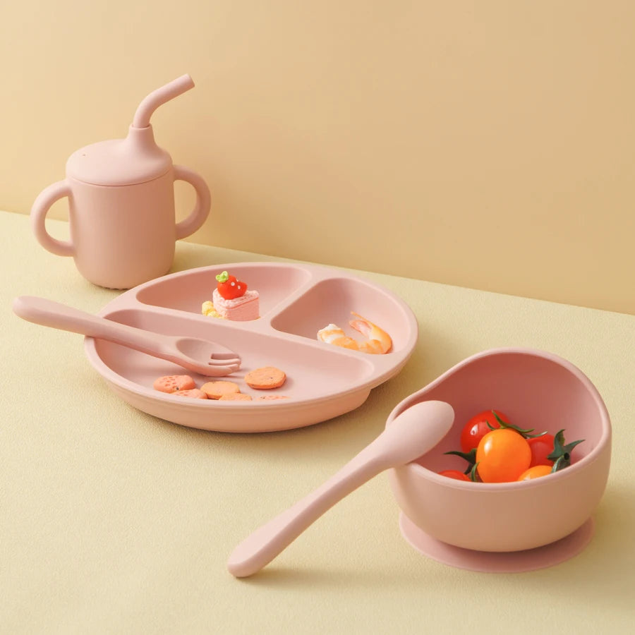 New BPA Free Silicone Baby Feeding Set Sucker Bowl Dinning Dishes Plate Straw Cup Spoon Forks For Kids Children‘s Tableware