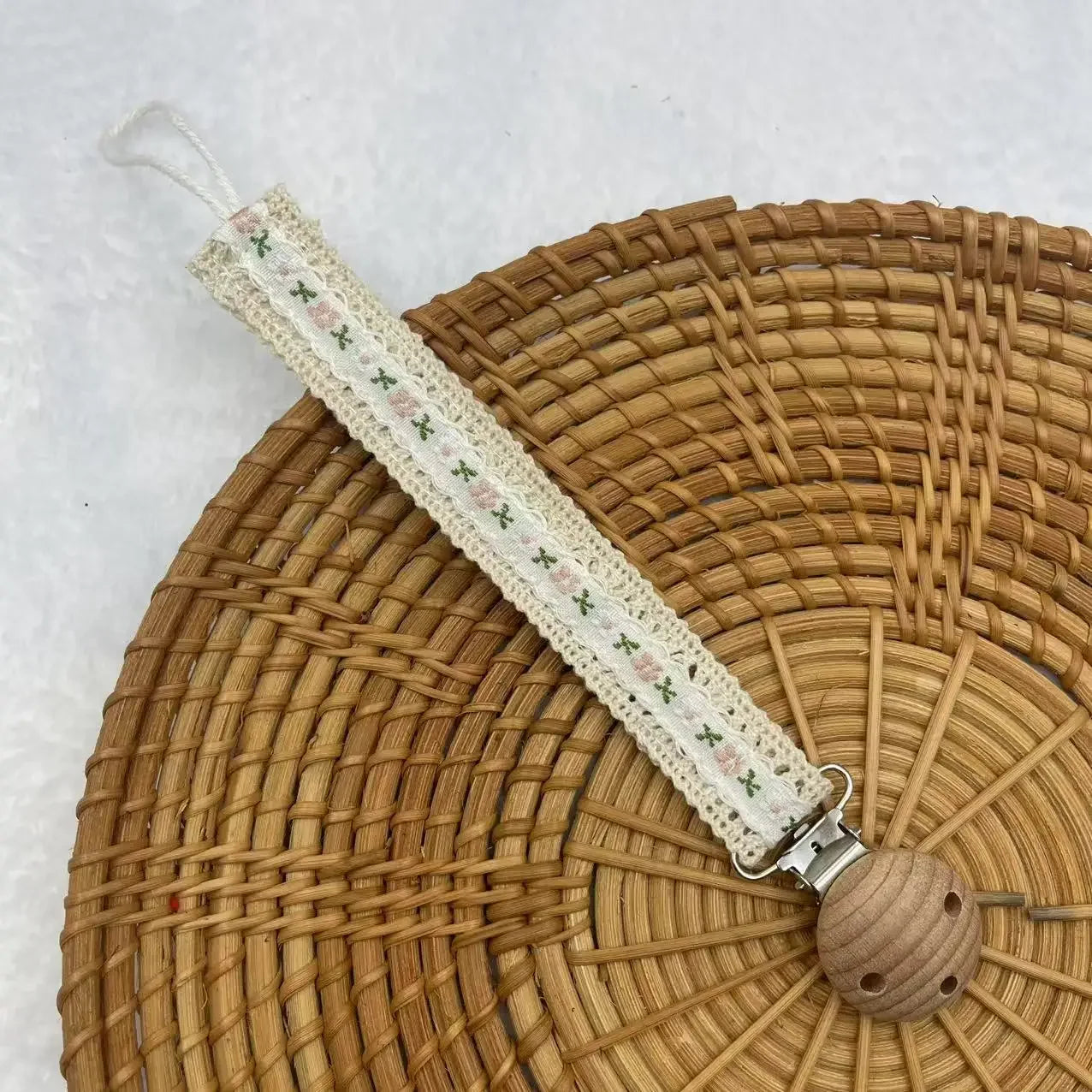 Wooden Baby Pacifier Chain Cute Flower Print Dummy Nipple Holder Guard Teether Pendant Baby Accessories