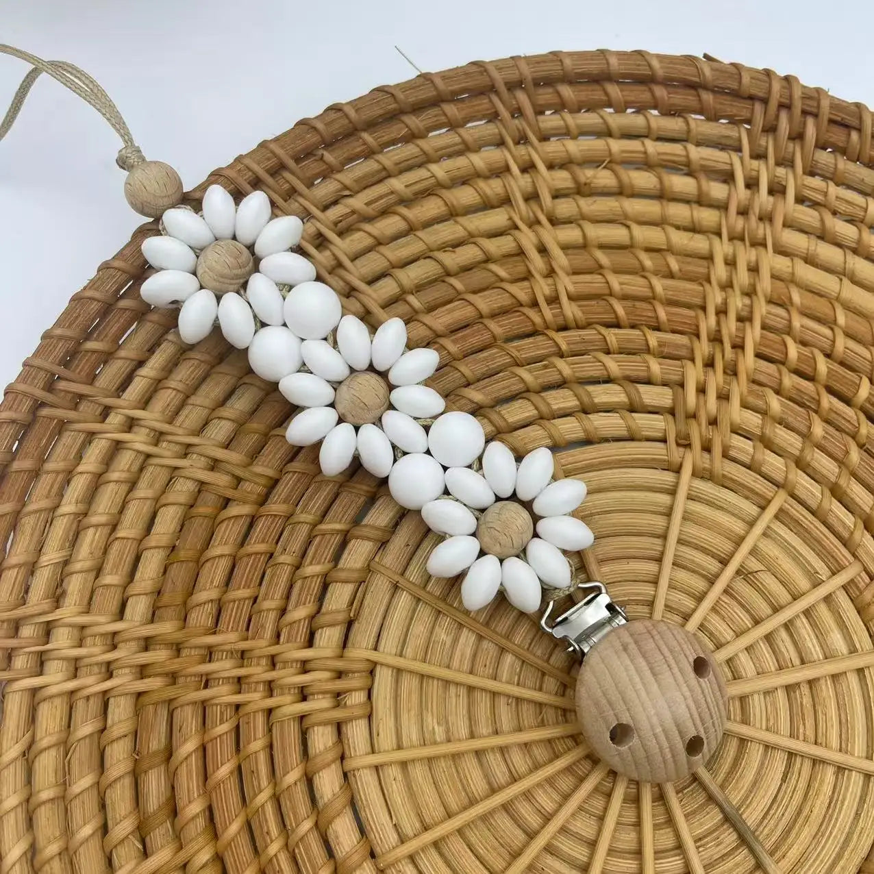 Baby Pacifier Clip Flower Soother Clip Handmade Silicone Dummy Nipple Holder Clip Newborn Essentional Teething Toys