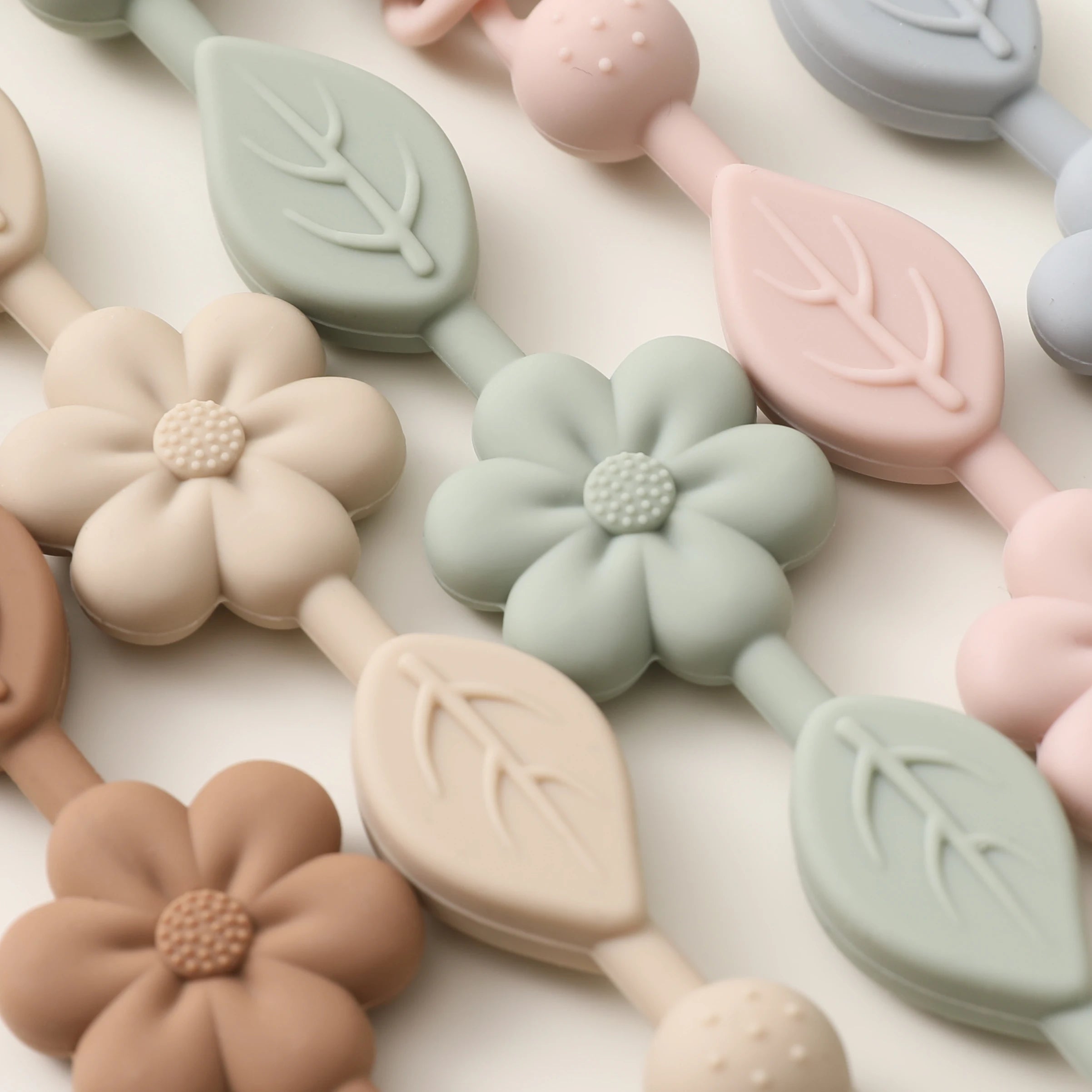 1pcs Baby Silicone Pacifier Chains, Flower  Anti Loss Adjustable Pacifier Holder For Newborn, Suitable For Baby Toy Products